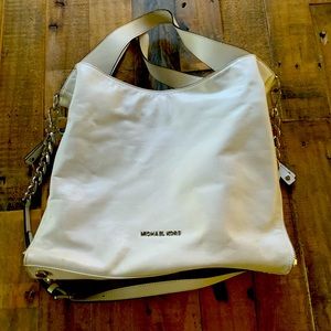 While Gold Leathers Michael Kors Purse